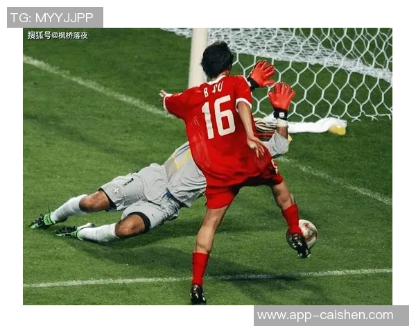 用足球传递希望与力量共同抗击癌症的勇气与决心 用足球传递希望与力量共同抗击癌症的勇气与决心